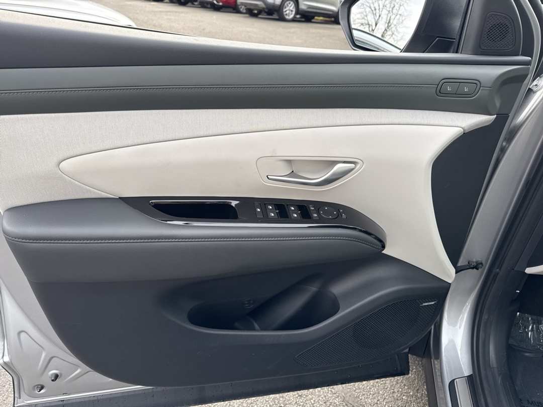 2025 Hyundai Tucson Limited - Image 15