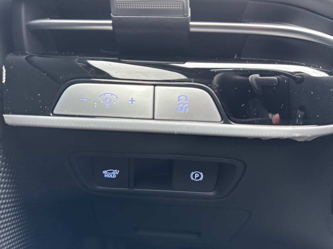 2025 Genesis G80 3.5T - Image 40