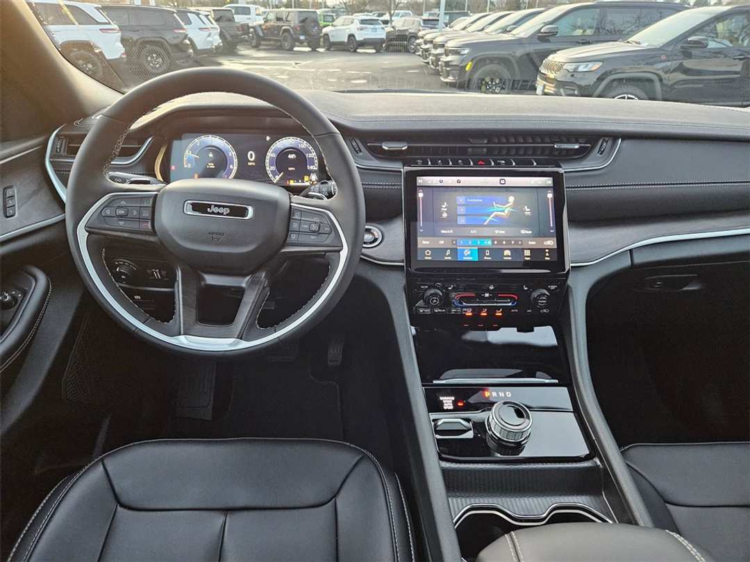 2025 Jeep Grand Cherokee Limited - Image 28