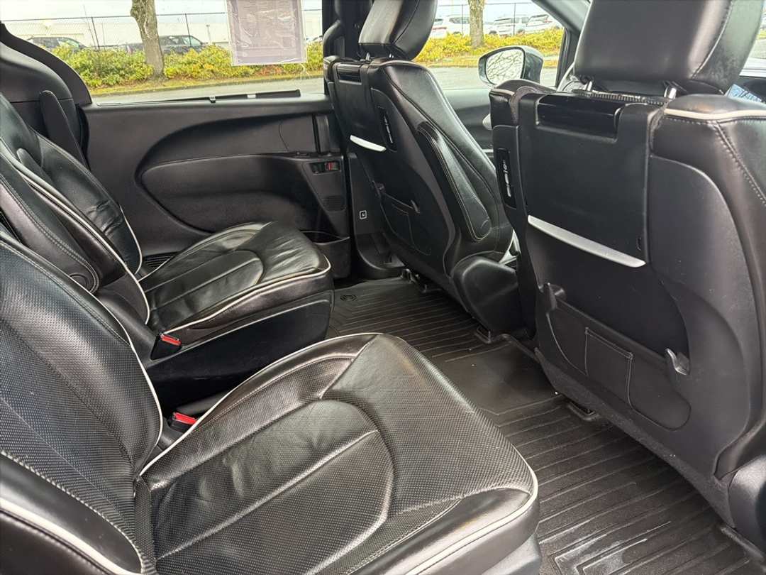 2019 Chrysler Pacifica Limited - Image 23