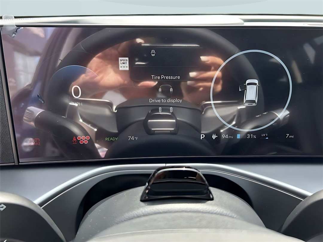 2026 Hyundai Ioniq 9 SEL - Image 16