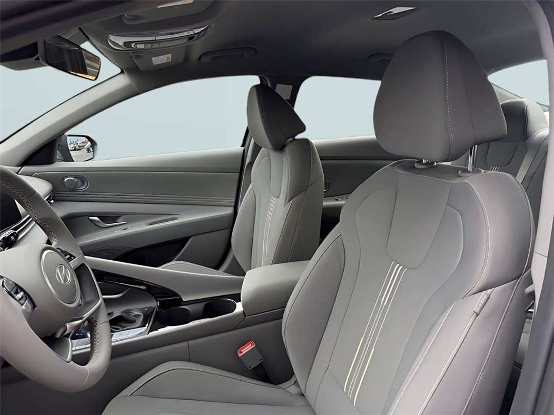 2026 Hyundai Elantra SEL Sport - Image 14