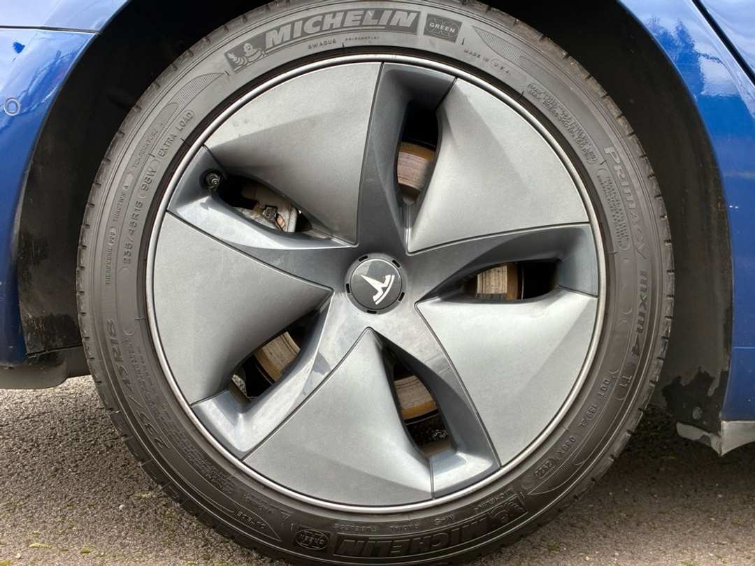 2019 Tesla Model 3 Standard Range Plus - Image 9