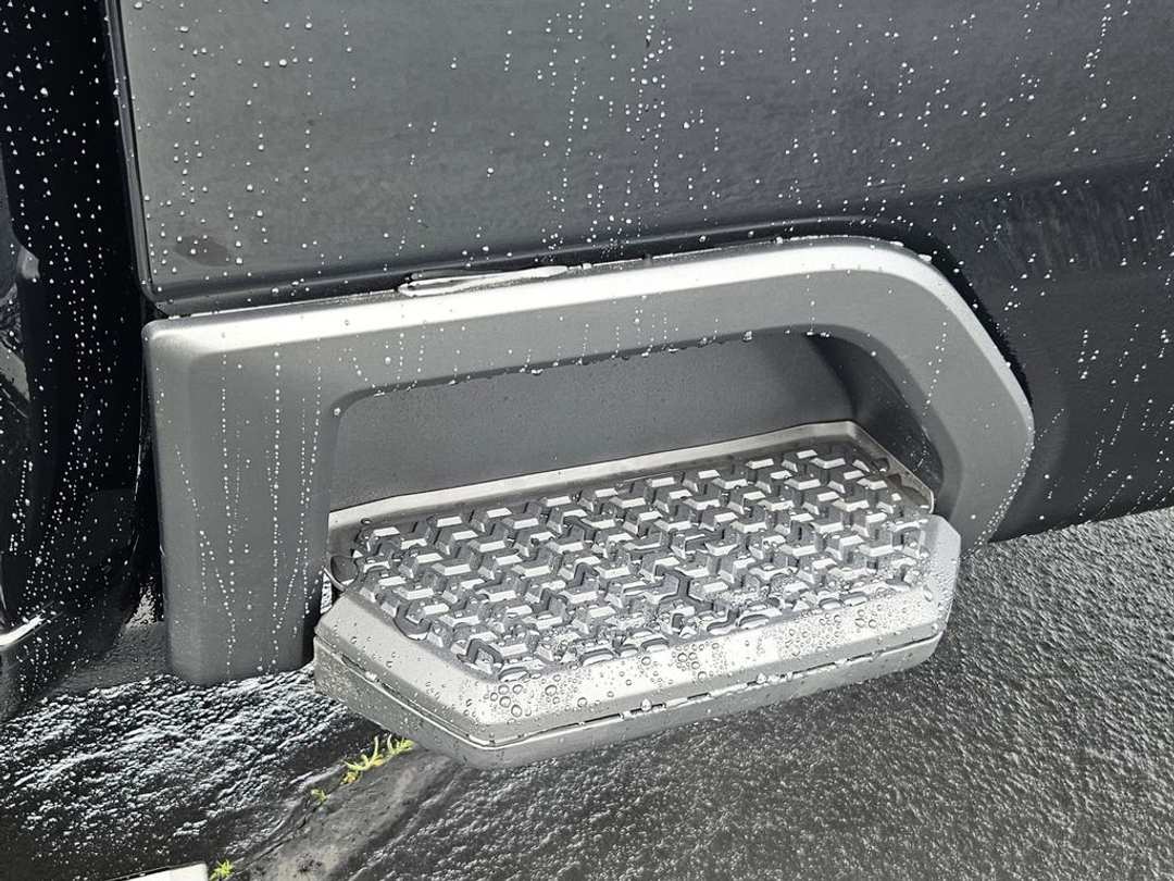 2026 Chevrolet Silverado 3500Hd High Country - Image 35