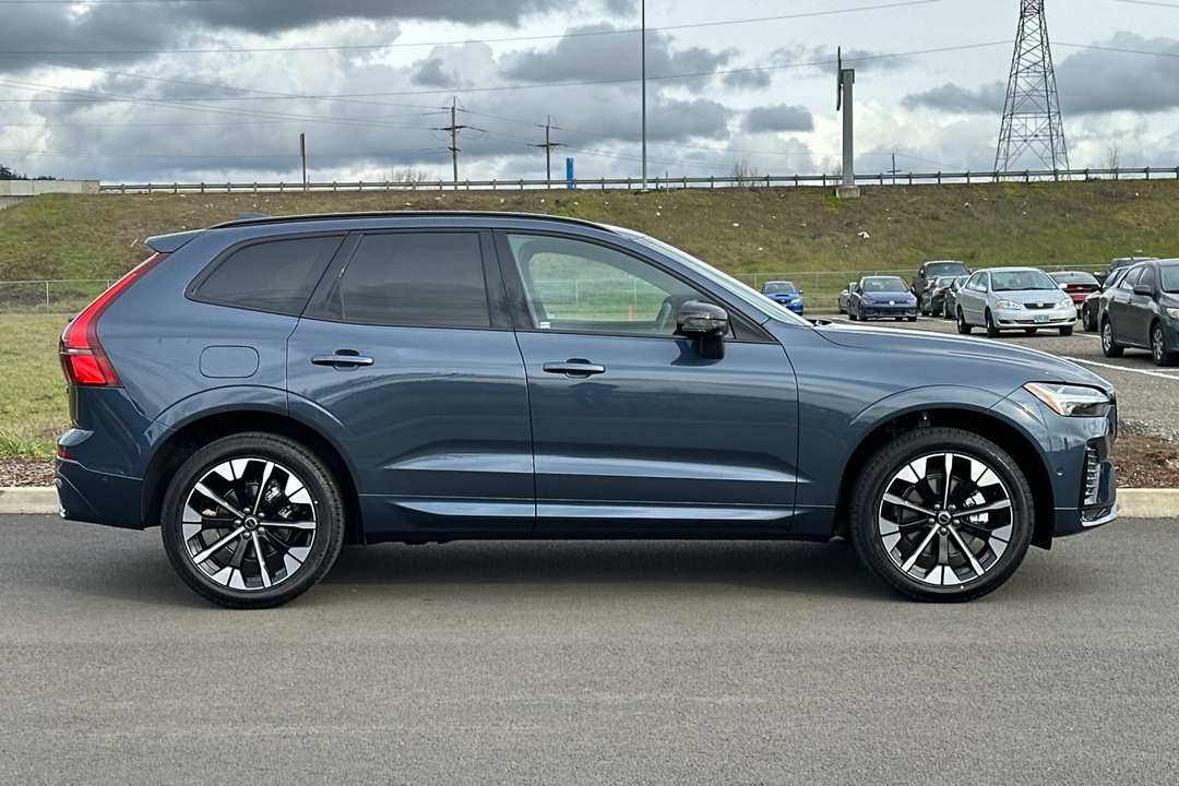 2026 Volvo Xc60 B5 Plus - Image 2