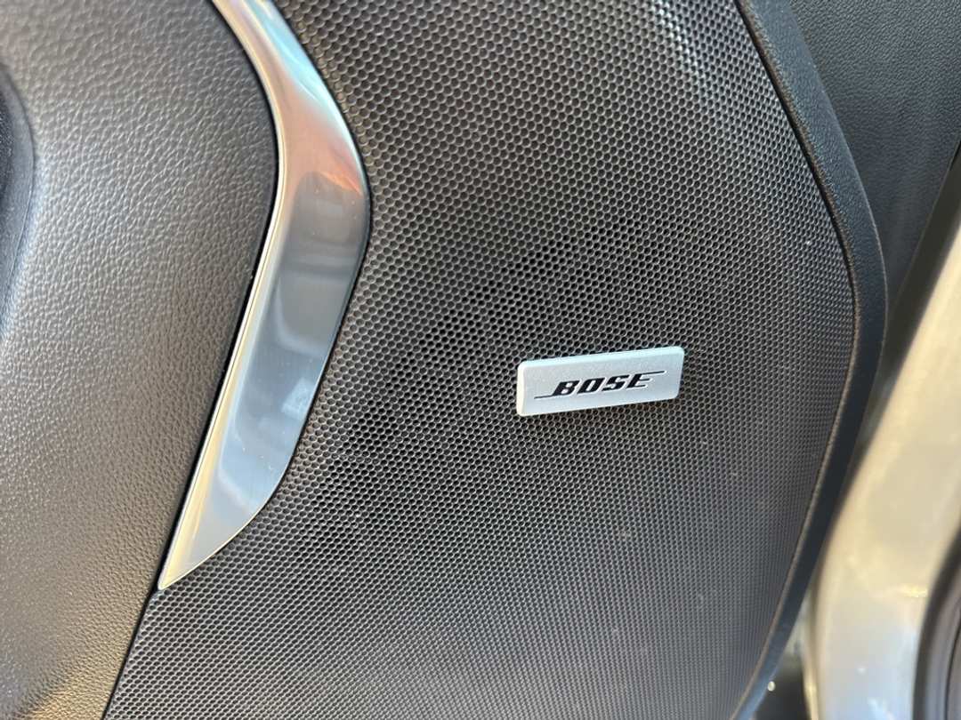 2024 Chevrolet Suburban High Country - Image 19