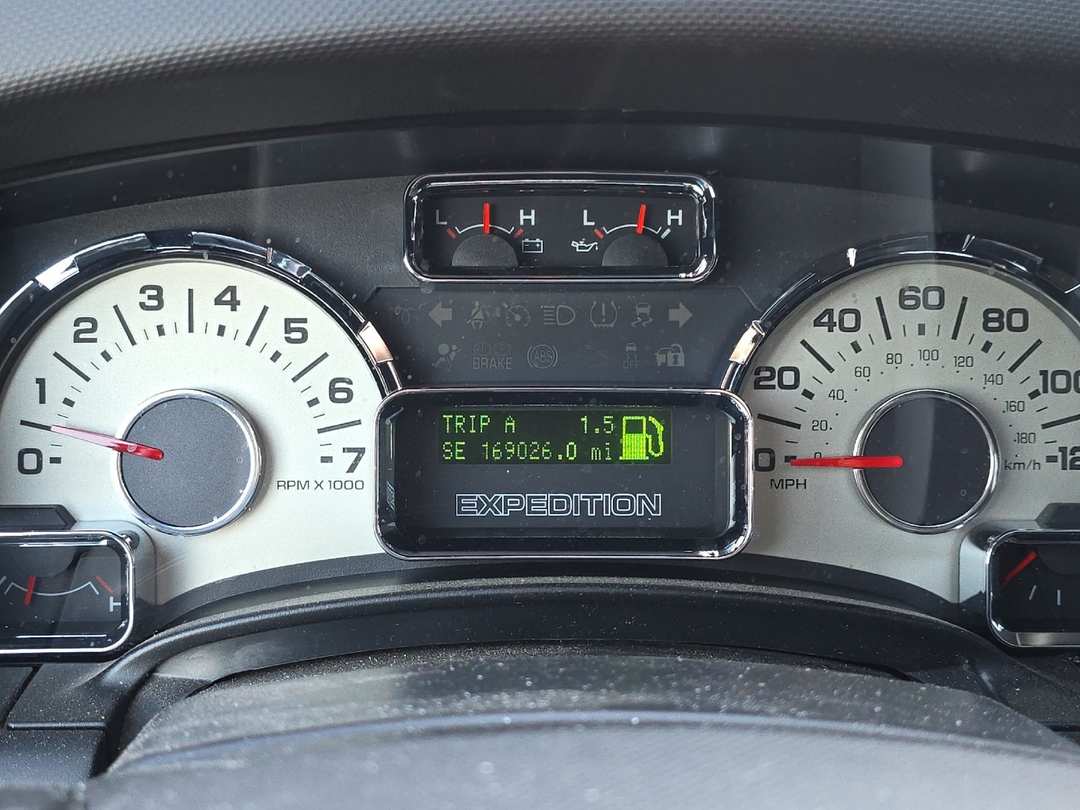 2013 Ford Expedition El Limited - Image 24