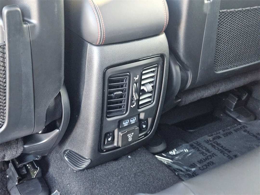 2026 Dodge Durango GT Plus HEMI V8 - Image 30