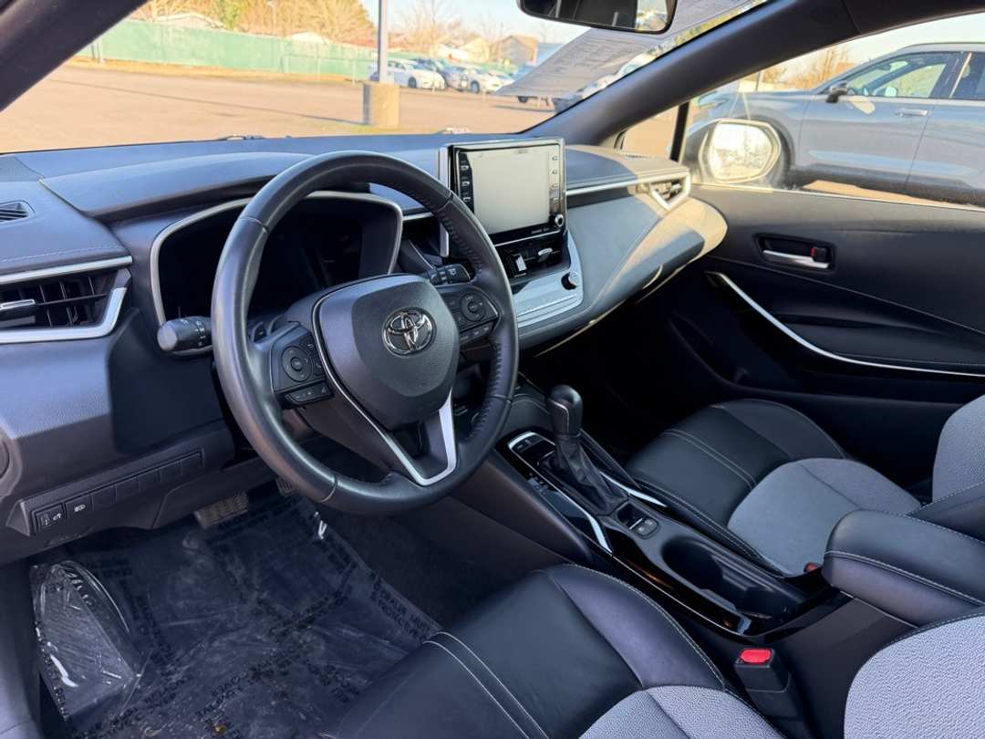 2022 Toyota Corolla XSE - Image 16