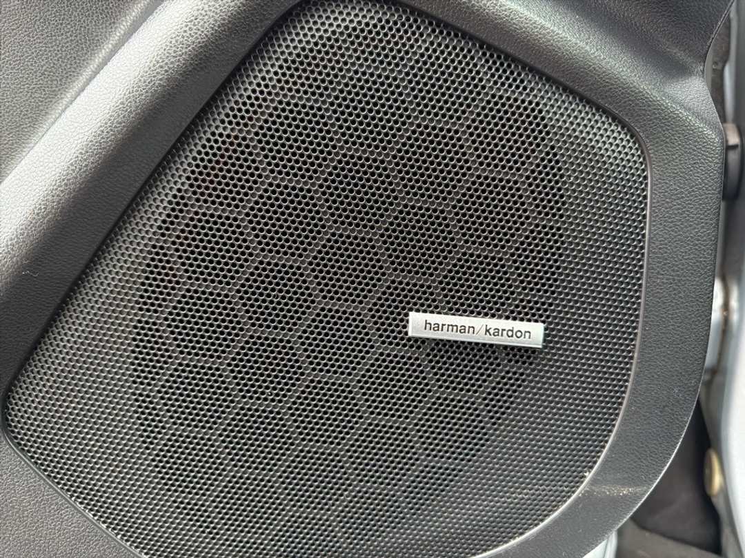 2023 Subaru Ascent Limited - Image 13