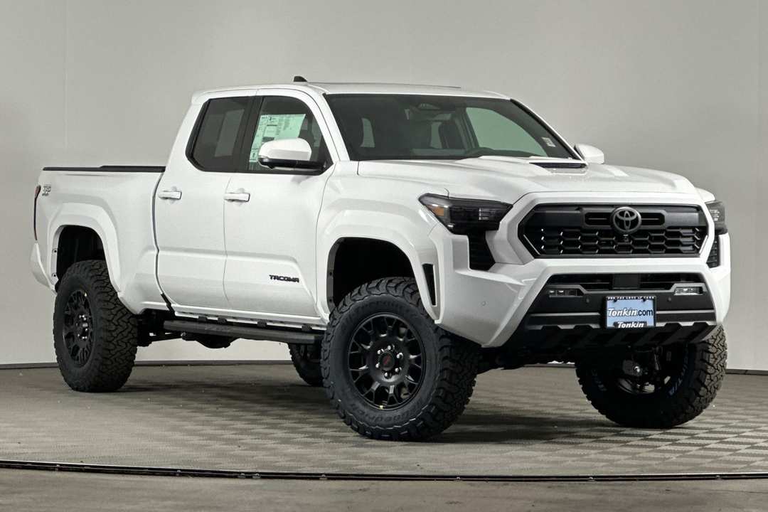 Toyota Tacoma - Image 2