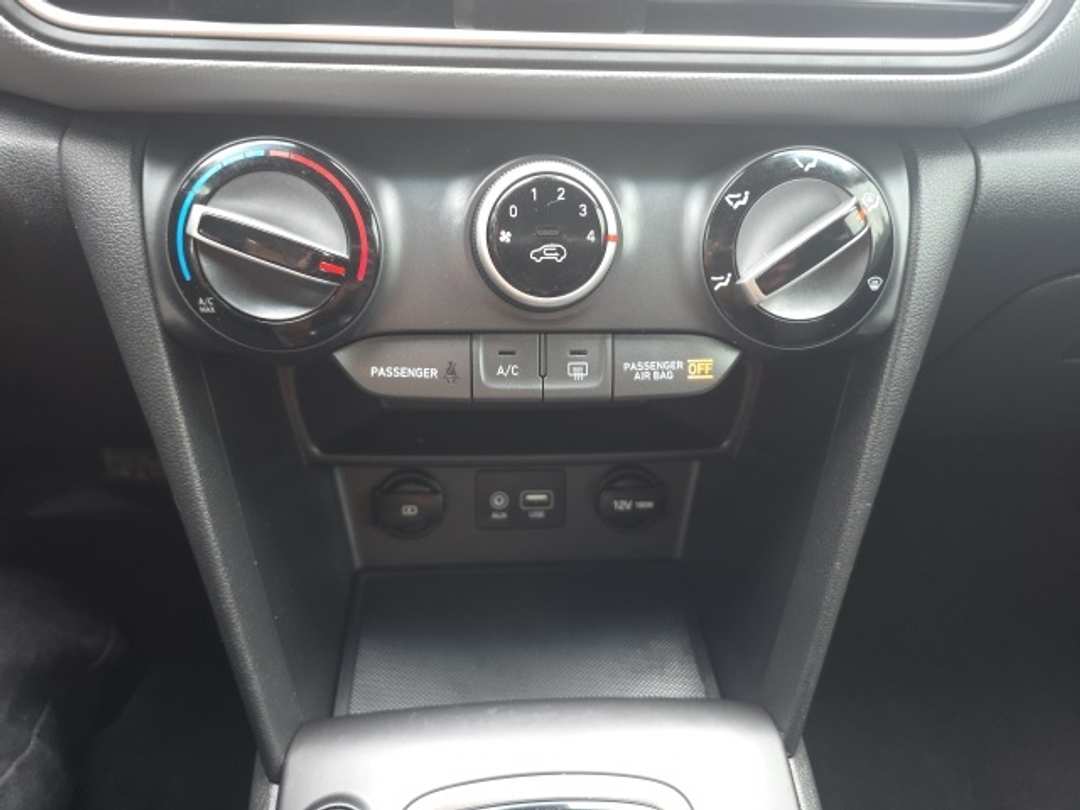 2021 Hyundai Kona SEL - Image 18