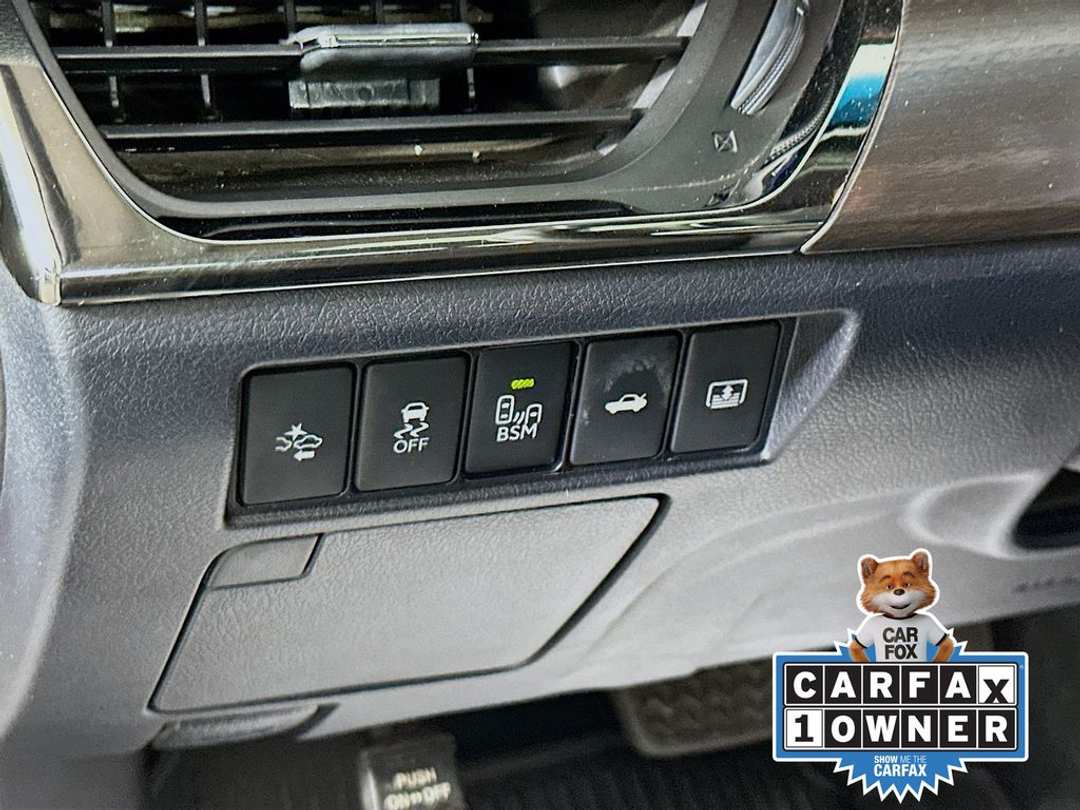 2017 Toyota Avalon Limited - Image 11