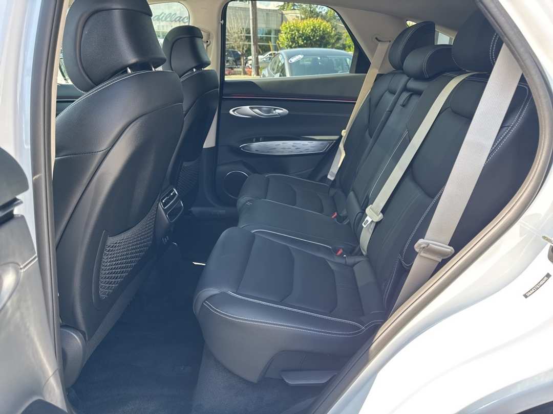 2026 Genesis Electrified Gv70 - Image 36