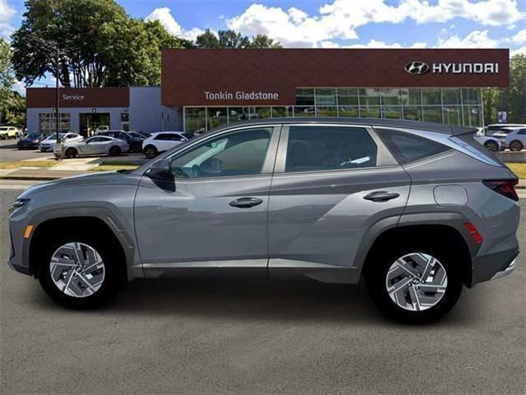 2026 Hyundai Tucson Blue SE - Image 3