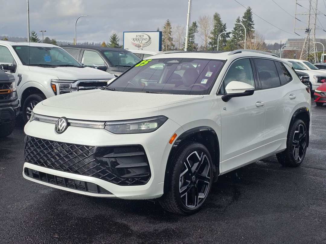 2025 Volkswagen Tiguan 2.0T SEL RLine - Image 3