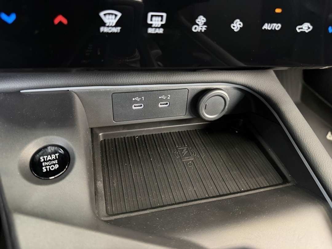 2026 Nissan Sentra SR - Image 24