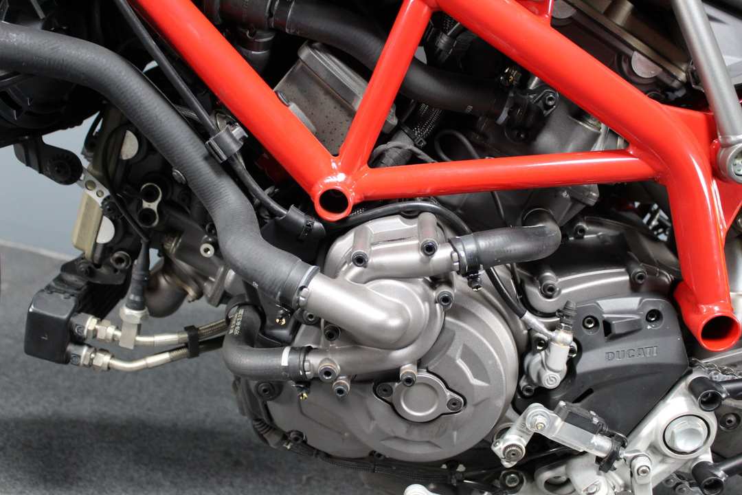 2022 Ducati Hypermotard 950 - Image 11