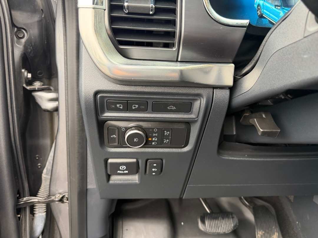 2022 Ford F-150 Lariat - Image 18