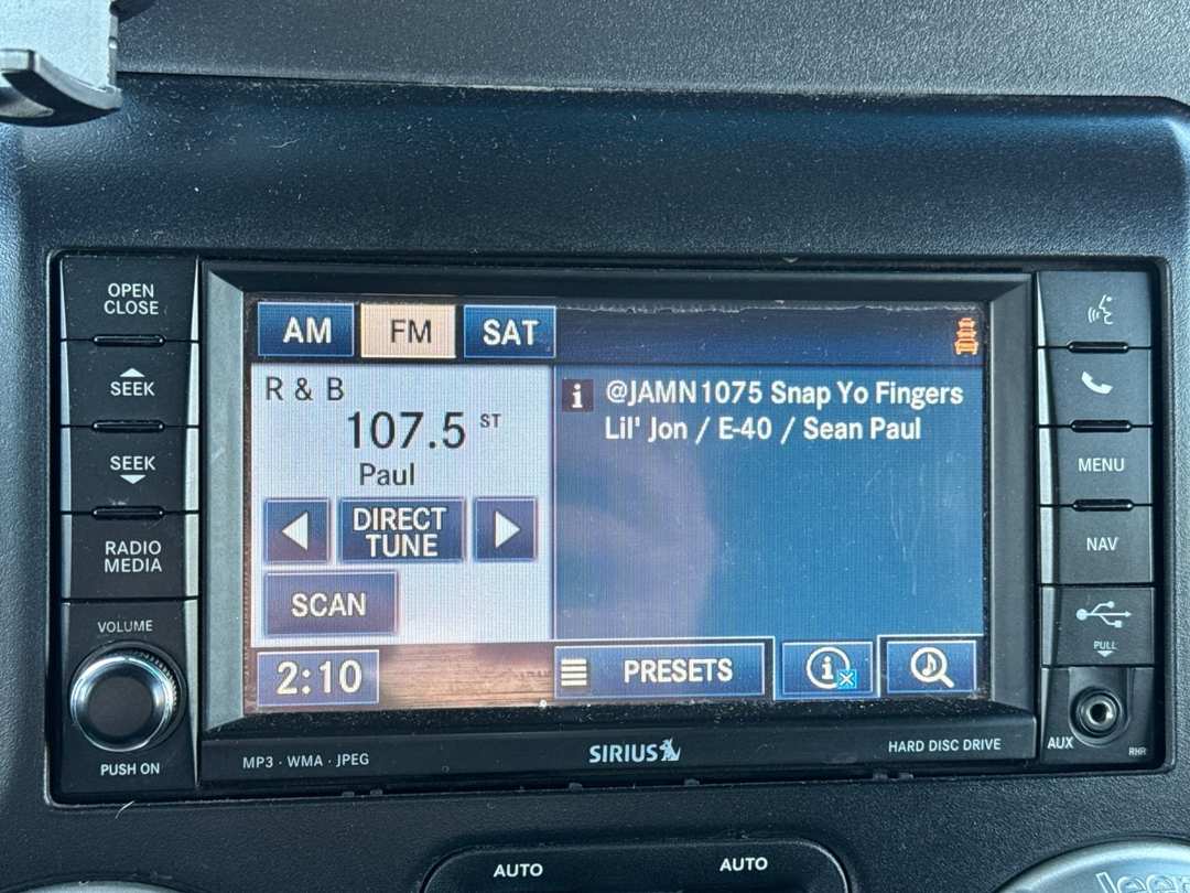 2012 Jeep Wrangler Unlimited Rubicon - Image 17