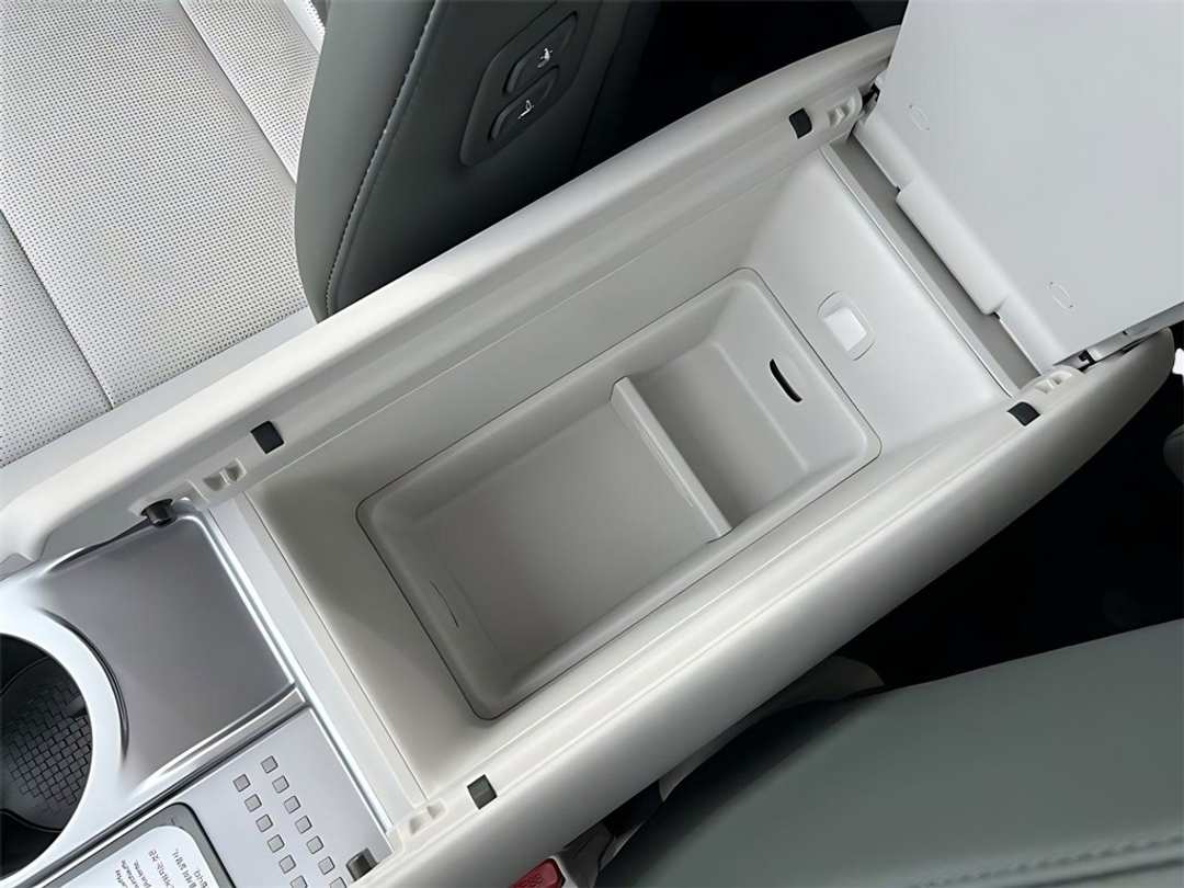 2026 Hyundai Ioniq 9 Performance Calligraphy - Image 26