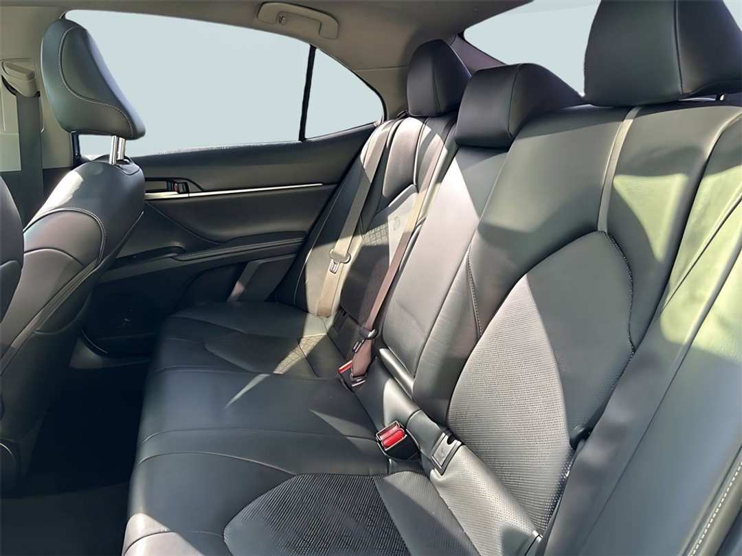 2019 Toyota Camry XSE - Image 10