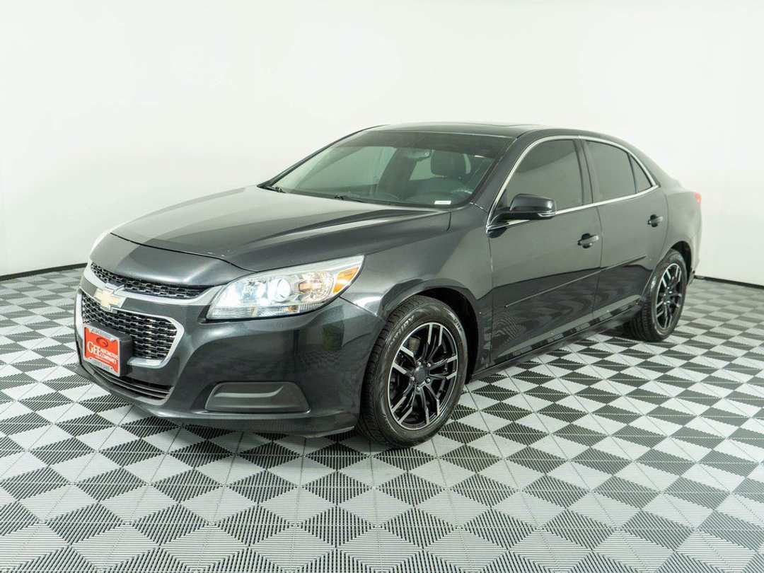 2015 Chevrolet Malibu LT - Image 3