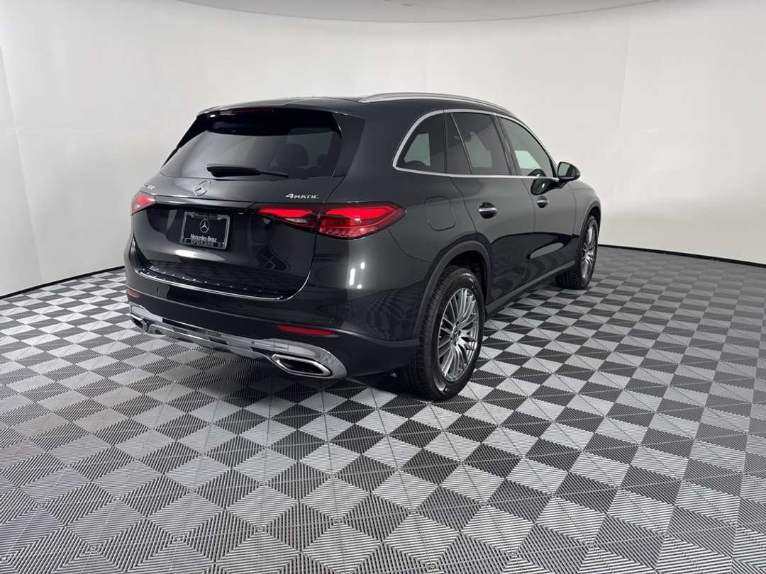 2026 Mercedes-Benz GLC GLC 300 - Image 6