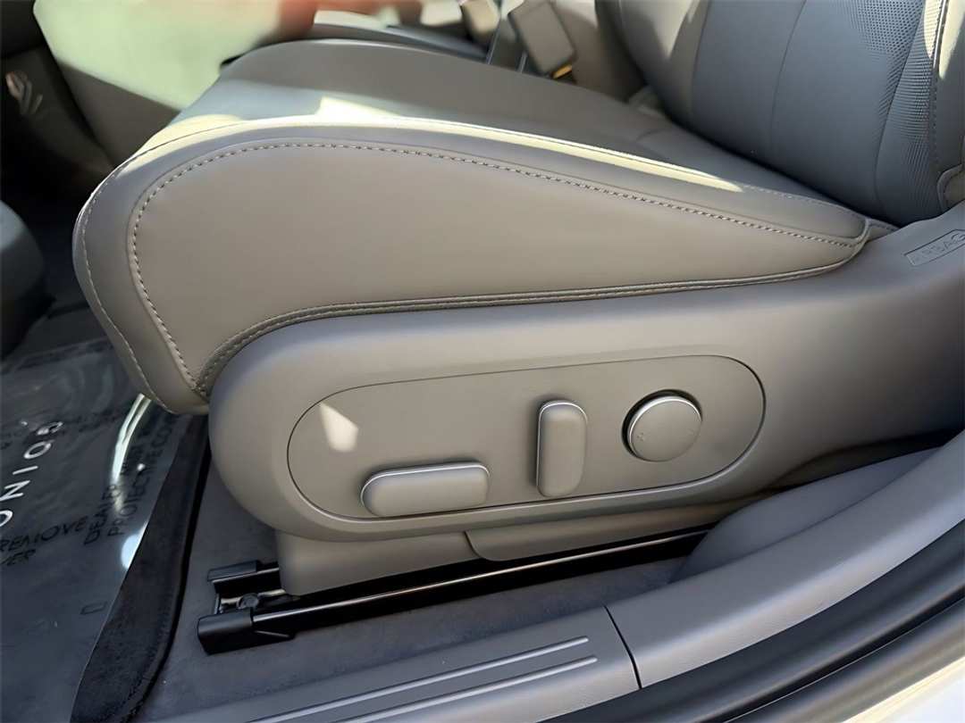 2026 Hyundai Ioniq 5 SEL - Image 13