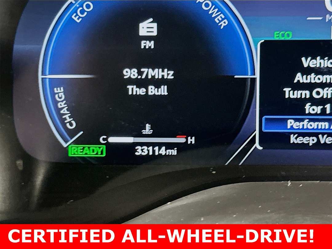 2025 Toyota Sienna Platinum - Image 16