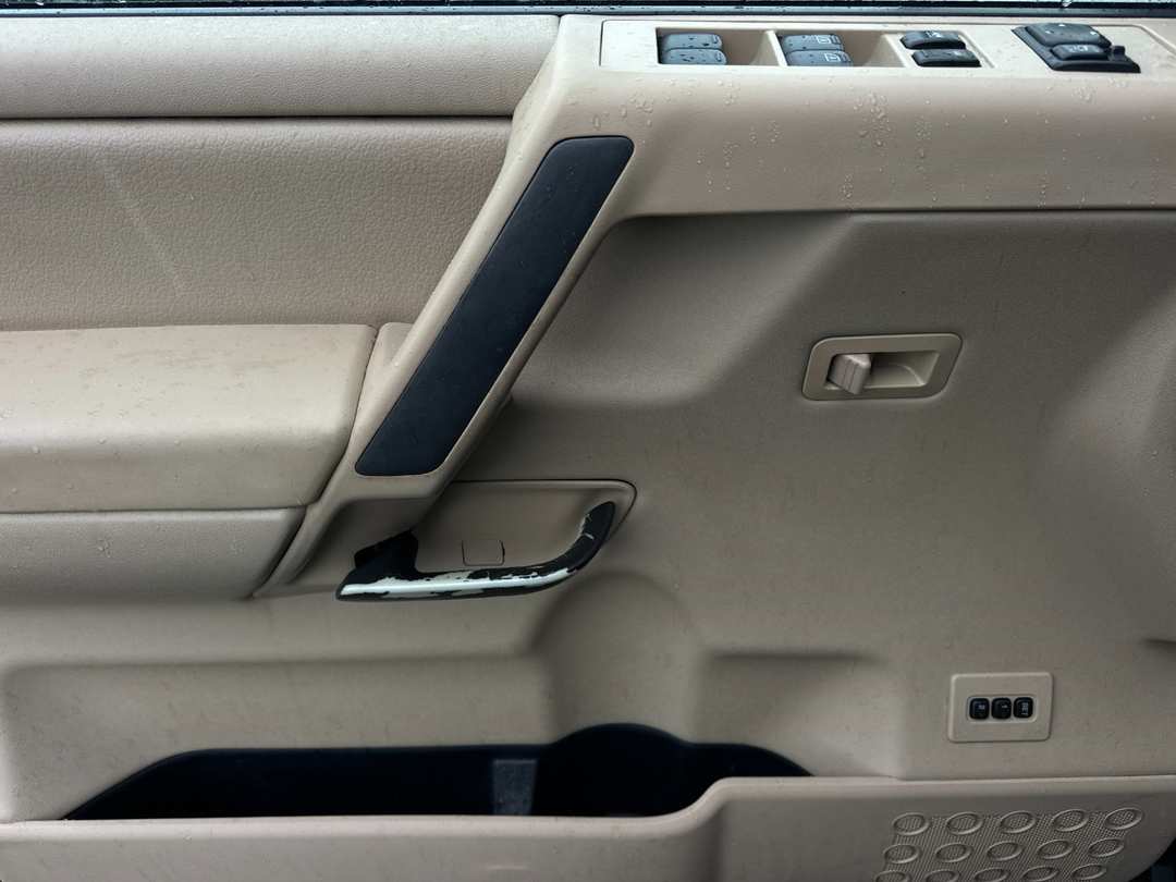 2008 Nissan Titan LE - Image 10