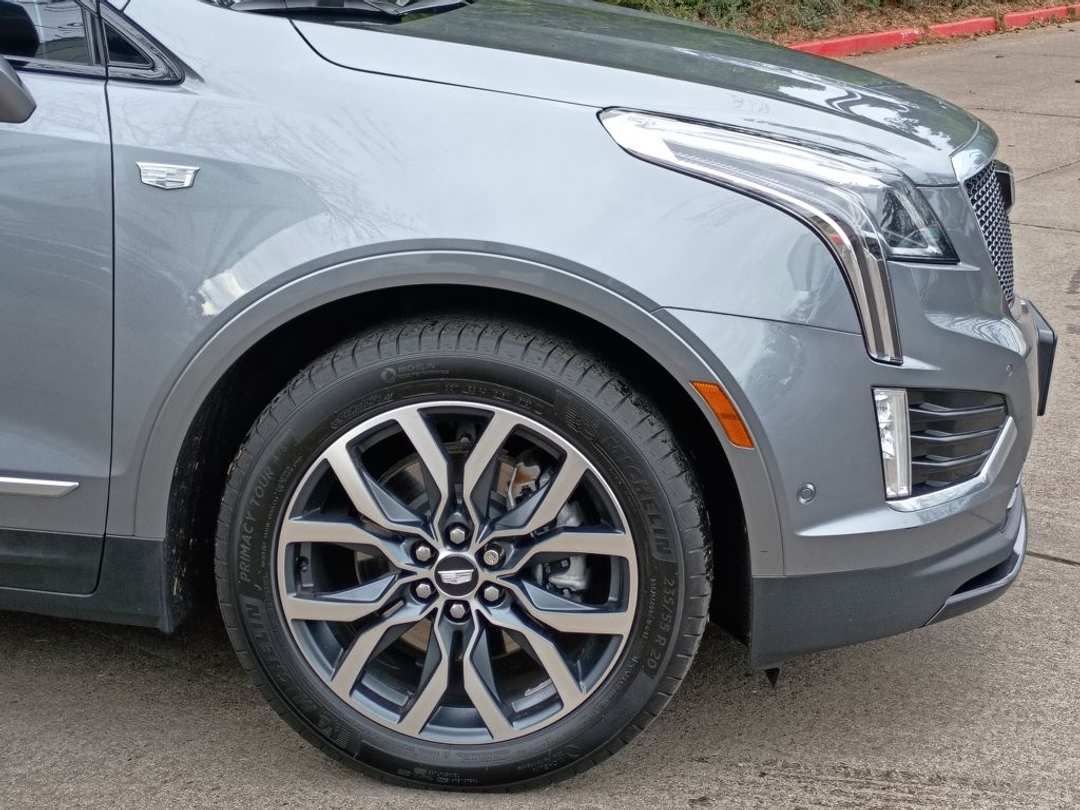 2021 Cadillac Xt5 Sport - Image 2