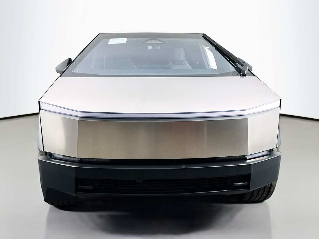 2024 Tesla Cybertruck Base - Image 2