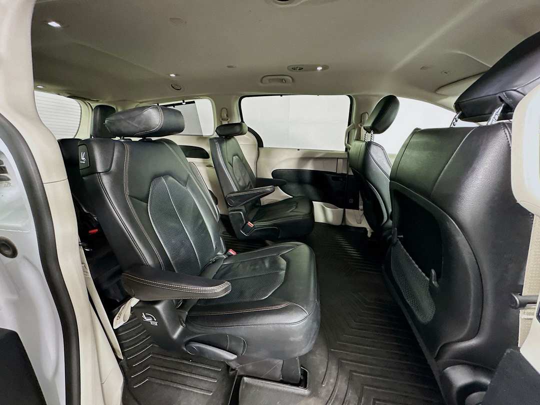 2019 Chrysler Pacifica Touring L - Image 27