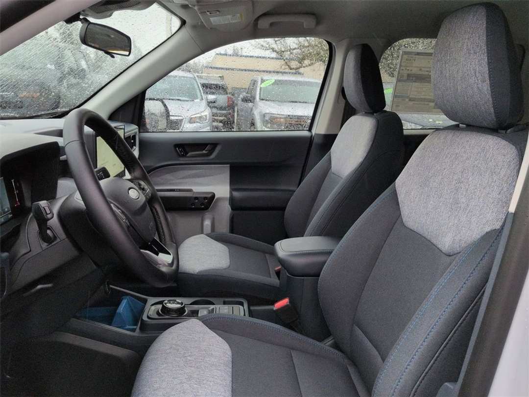 2026 Ford Maverick XLT - Image 13