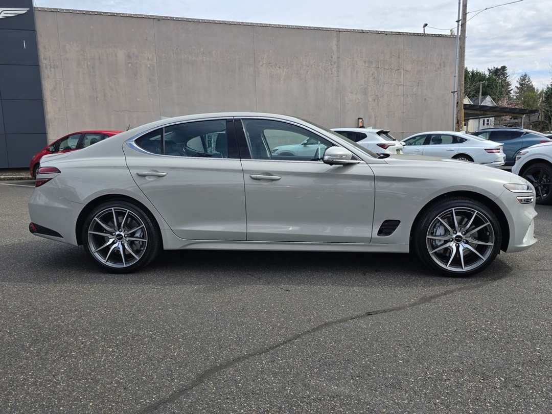 2026 Genesis G70 2.5T Prestige - Image 2