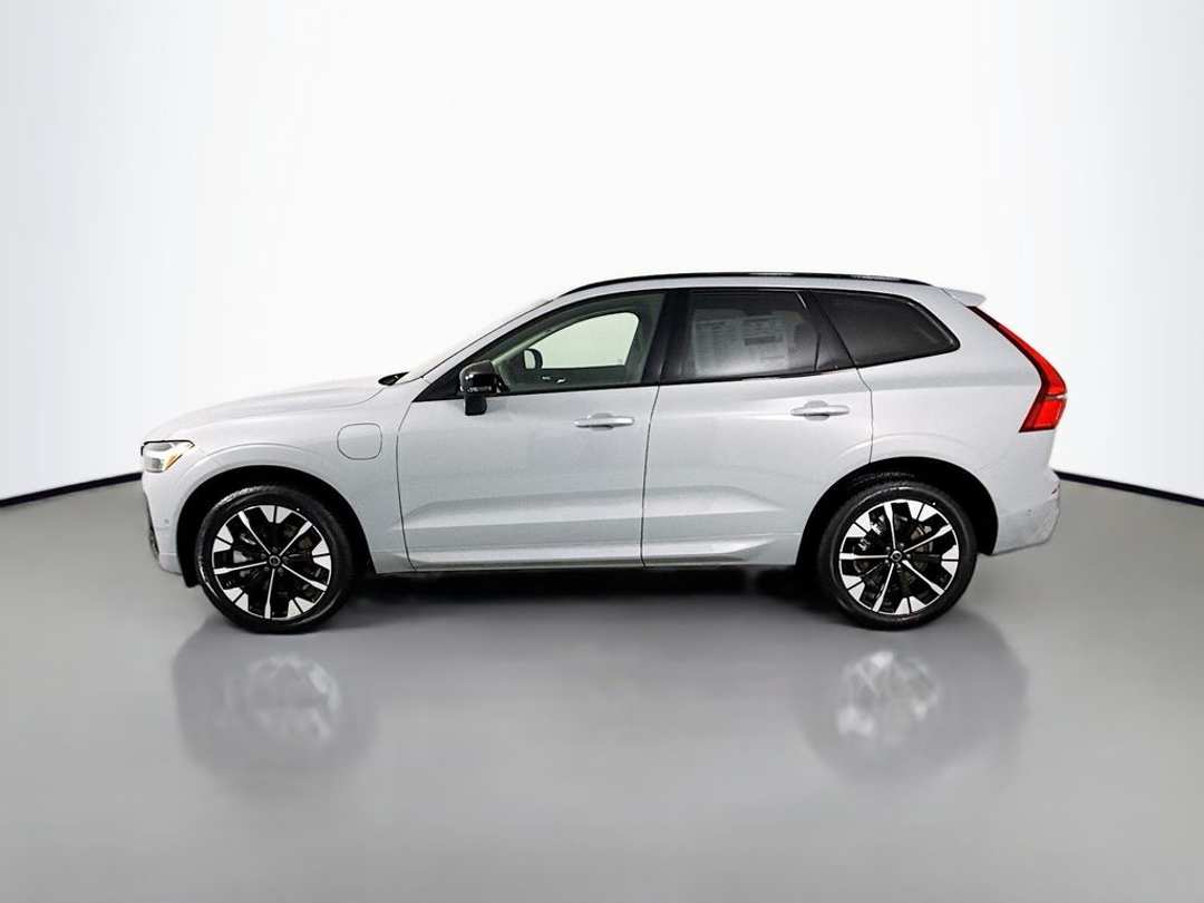 2026 Volvo Xc60 T8 Plus - Image 2