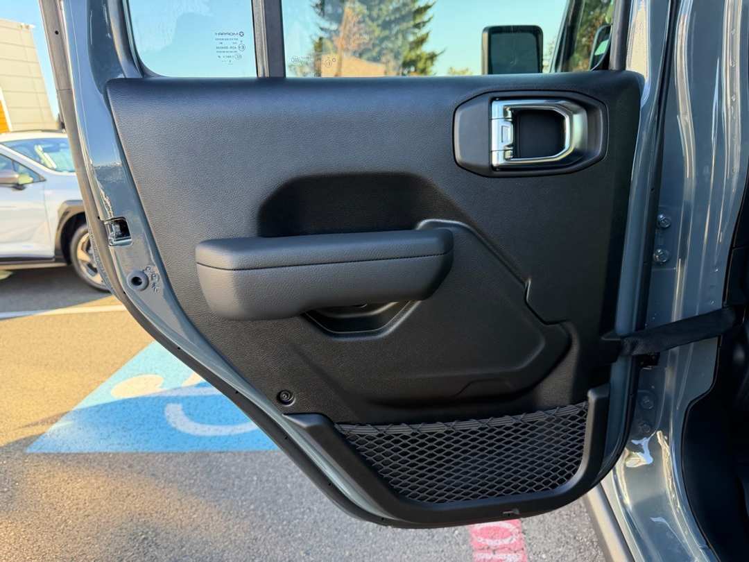 2026 Jeep Wrangler Rubicon - Image 27