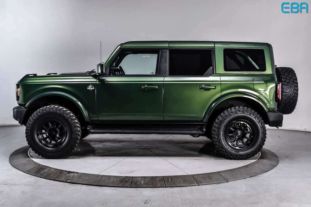 2025 Ford Bronco Outer Banks - Image 3