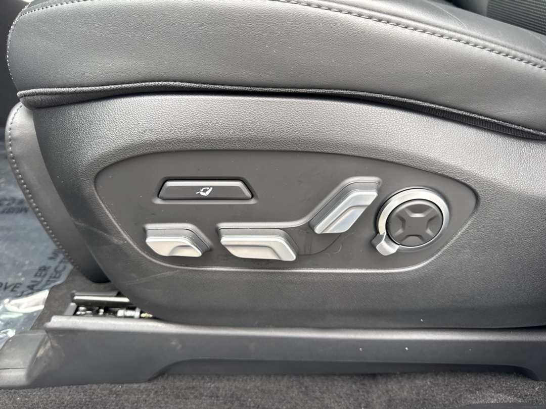 2026 Hyundai Ioniq 9 Performance Calligraphy - Image 21