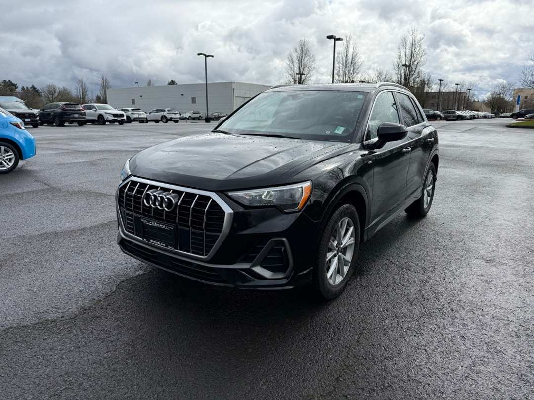 2022 Audi Q3 Premium - Image 3