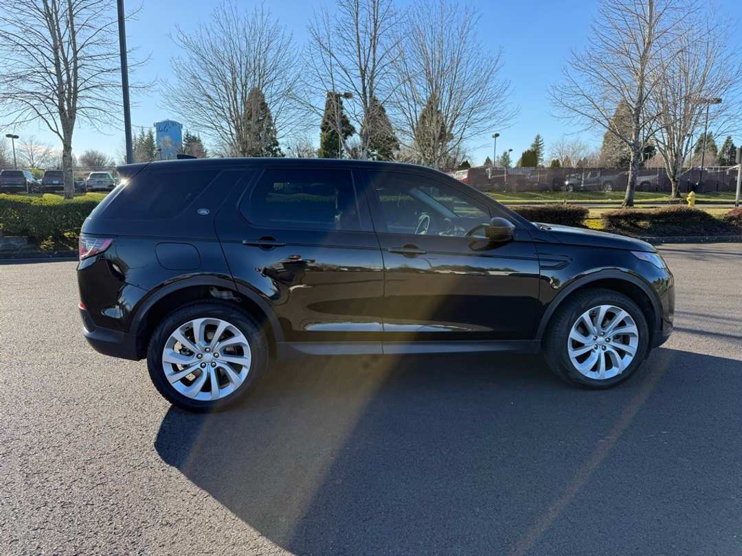 2023 Land Rover Discovery Sport SE - Image 8