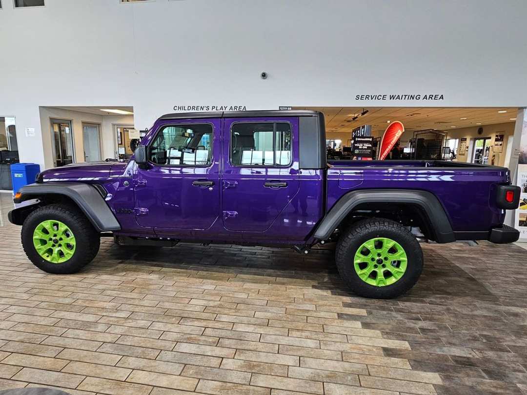 2026 Jeep Gladiator Sport - Image 3