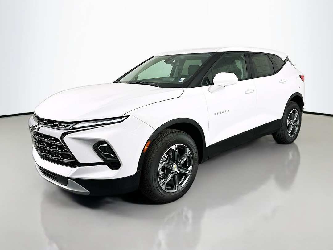 2025 Chevrolet Blazer LT - Image 3