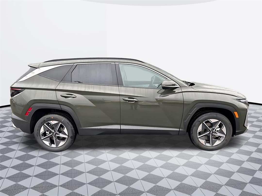 2026 Hyundai Tucson SEL Premium - Image 4