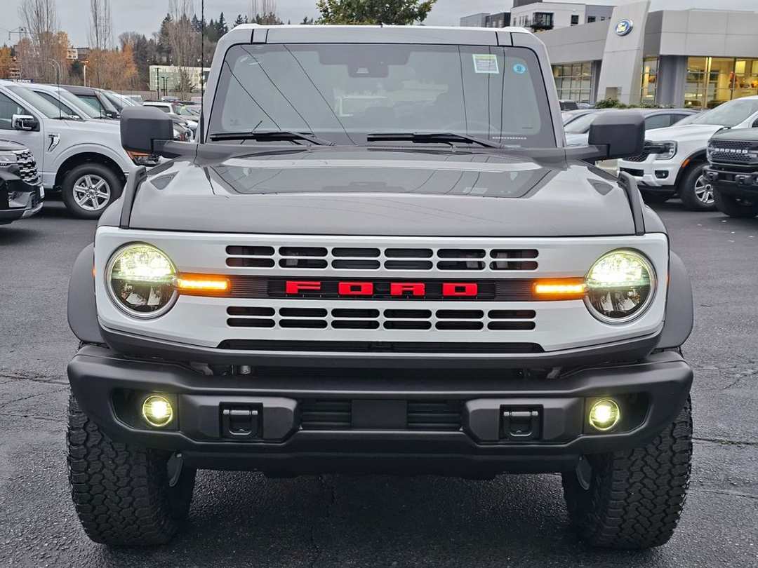 2025 Ford Bronco Heritage Edition - Image 2
