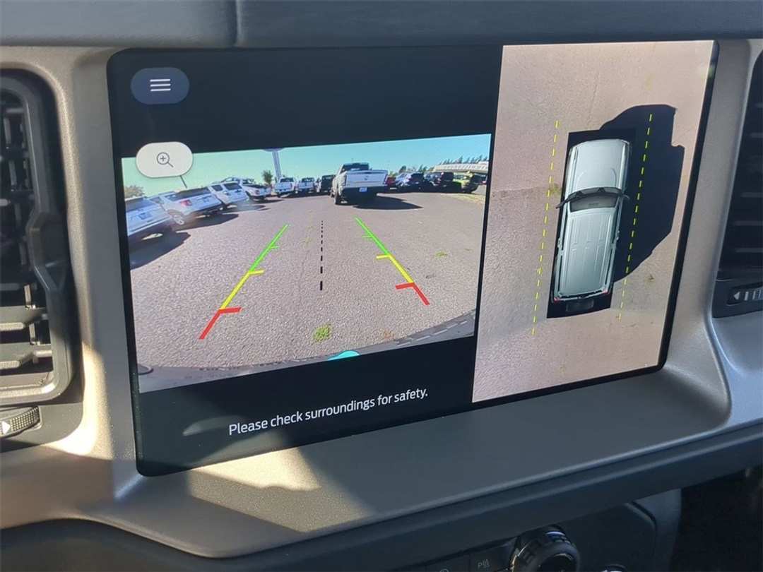 2025 Ford Bronco Outer Banks - Image 19