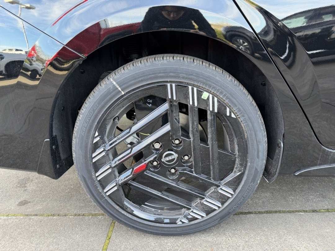 2026 Nissan Sentra SR - Image 8