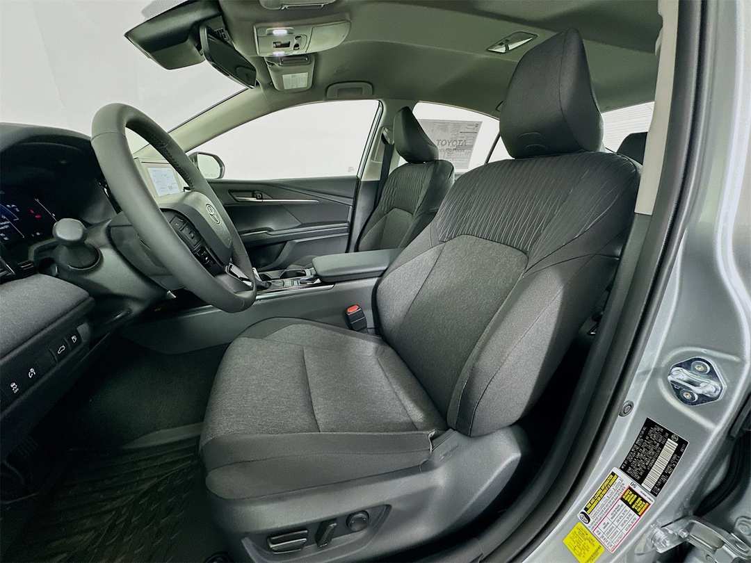 2026 Toyota Camry LE - Image 21