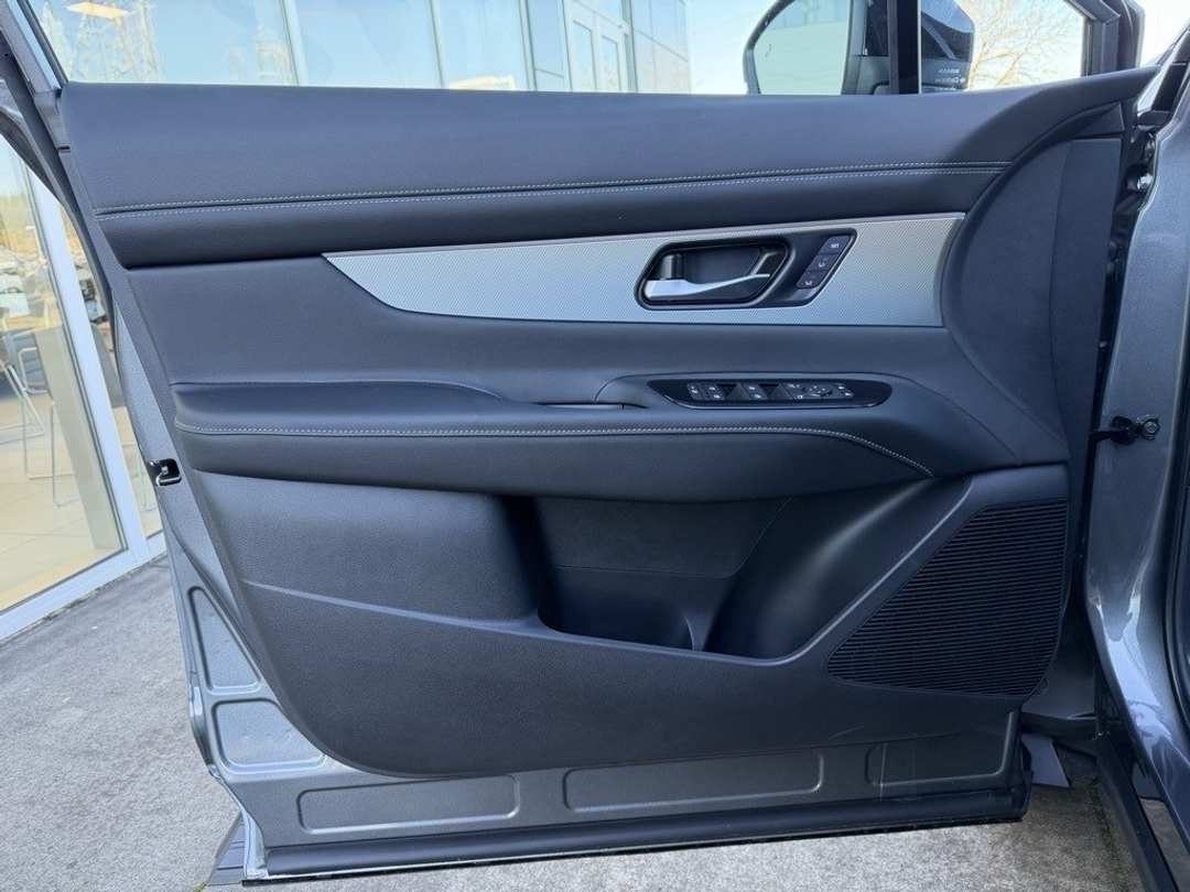 2026 Nissan Murano SL - Image 11